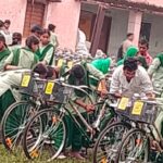 barharwa mein 283 chhatra-chhatraon ke beech cyclon ka vitran