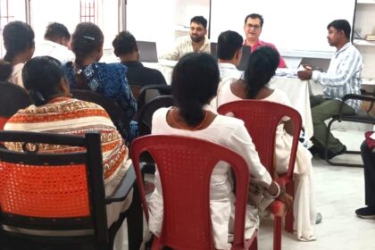 chc taljhari mein masik samiksha baithak sampann, swasthya yojanaon ke shat-pratishat lakshya prapti par jor