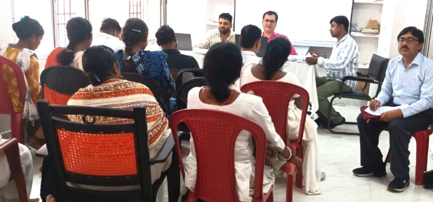 chc taljhari mein masik samiksha baithak sampann, swasthya yojanaon ke shat-pratishat lakshya prapti par jor