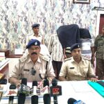 gas cylinder chori mamle ka khulasa, teen aaropi girftar; 64 silender, pickup va bike baramad