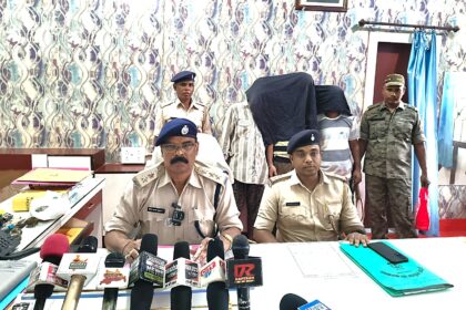 gas cylinder chori mamle ka khulasa, teen aaropi girftar; 64 silender, pickup va bike baramad