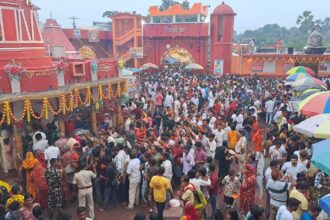 har-har mahadev ke jaighosh se shivmay hua vidyapatidham, pehli somvari va nagpanchmi par 50 hajar shraddhaluon ne kiya jalaabhishek