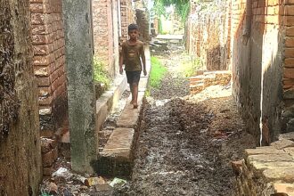 harnaut mein 122 safaikarmi hadtaal par, nagar panchayat mein dusre din bhi charmarai safai vyavastha
