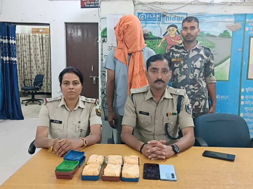 samastipur mein heroin ke saath vaishali ka taskar girftar, nagar thana police ki badi karvai
