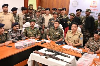 sarayakela-kharsavan police ko mili badi safalta, 3 hardcore naksali girftar, loote gaye hathiyar baramad