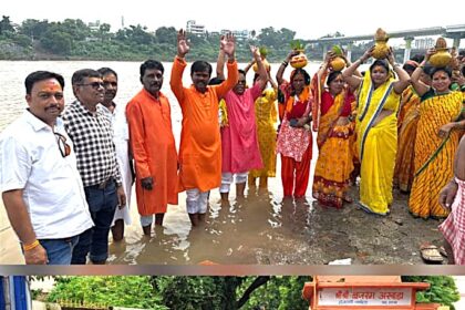 shravan ke pratham somwar par shri shri sheetla mata mandir, tuiladungari mein shraddha evam bhakti ke saath sampann hua bhavya rudrabhishek evam kalash yatra