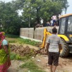 somwar ko hui bhari baarish se mahsai mohalla jalamgn, gharon mein ghusa pani ,atikraman se naali jaam thami pani nikasi